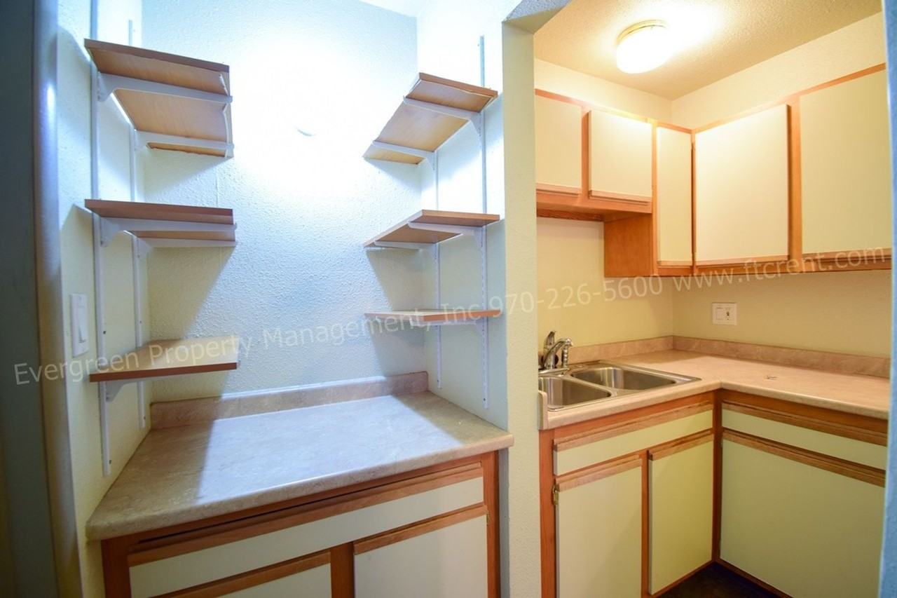 923 James Ct - Photo 7 of 13