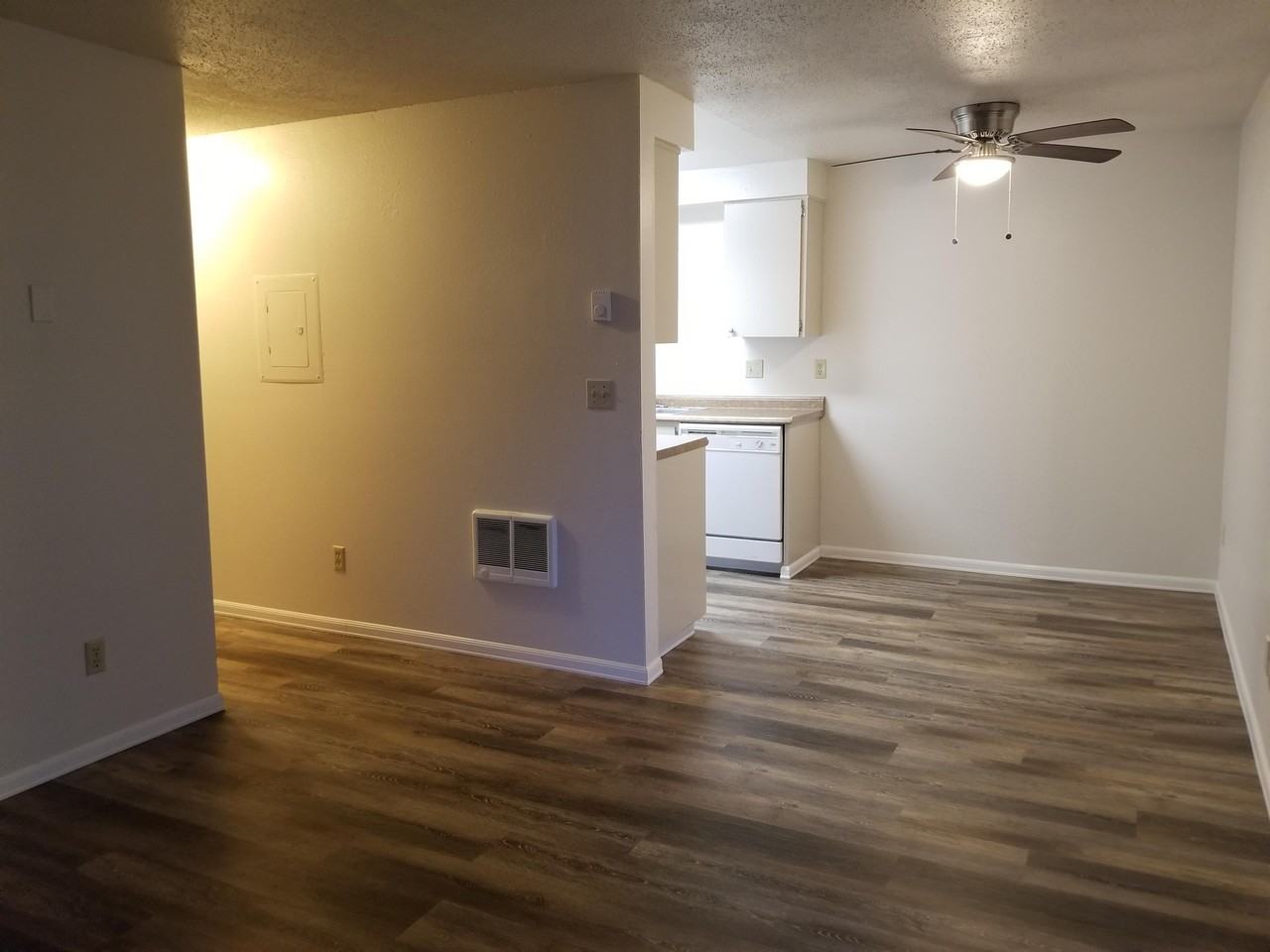Clark Creek Apts - Photo 3 of 26