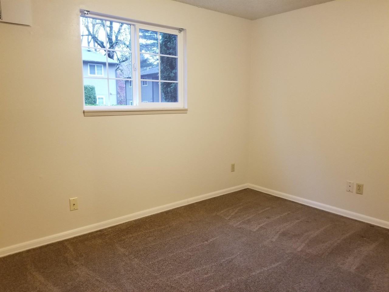 Clark Creek Apts - Photo 7 of 26