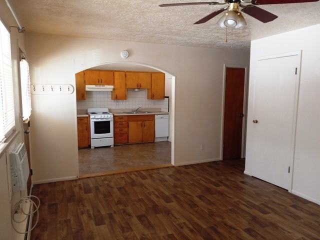 1250 and 1260 Elder Ave - Photo 3 of 13