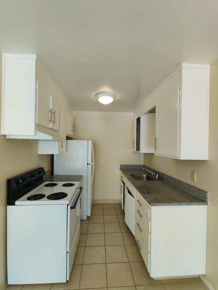 2431 Ellsworth Street - Photo 5 of 25