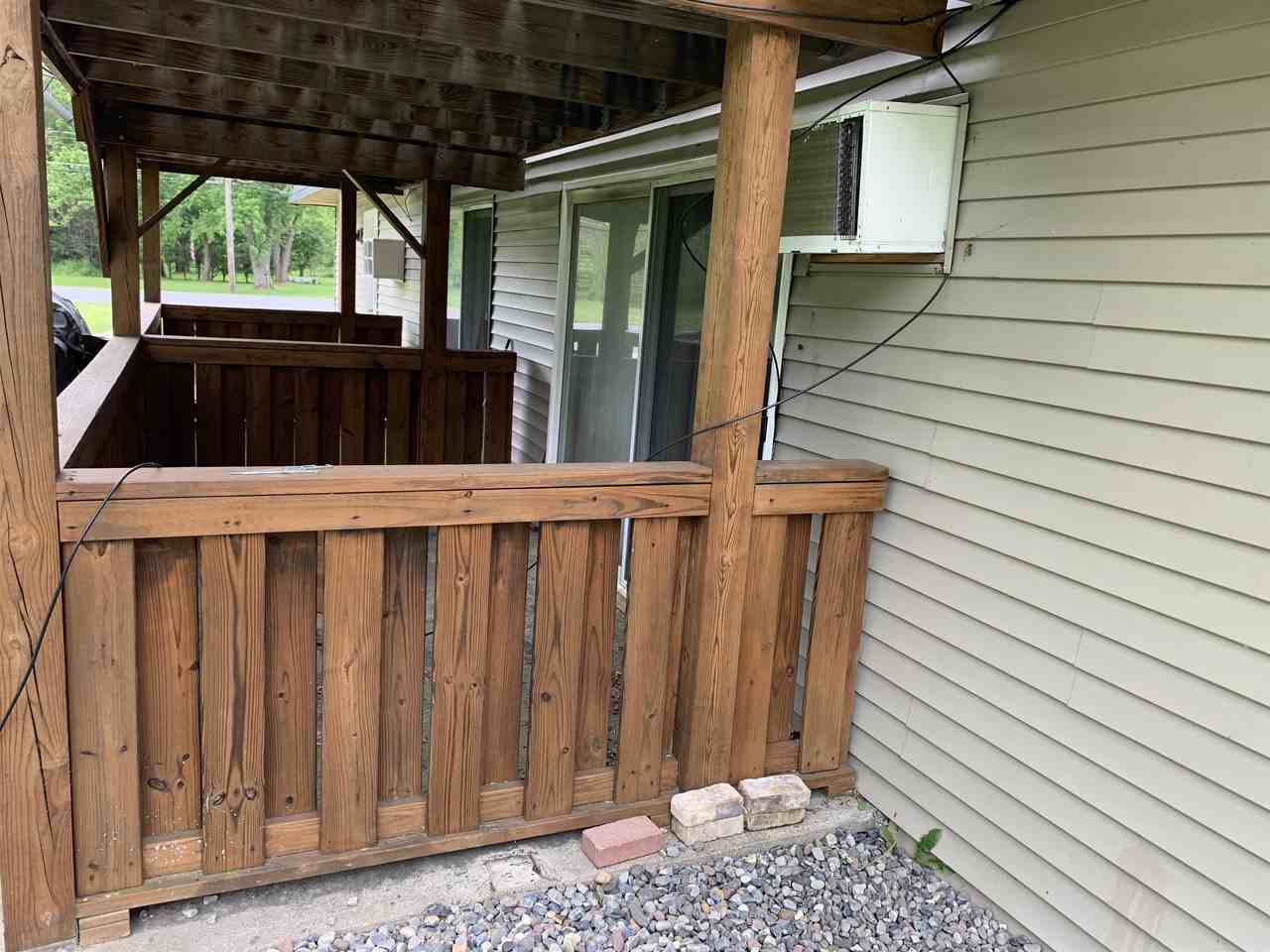 2584 Earl St - Photo 5 of 7
