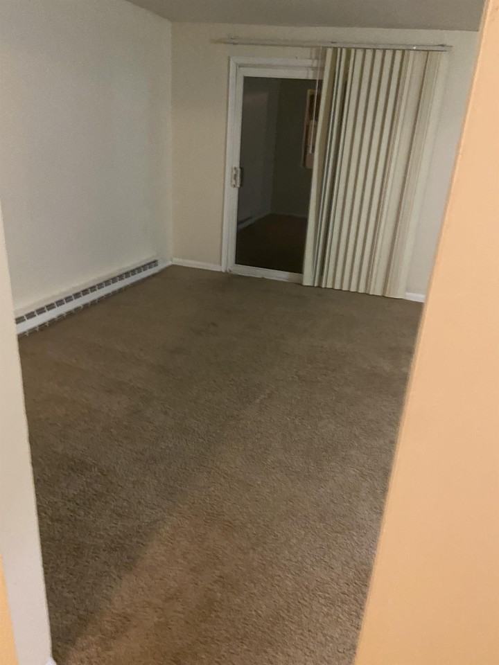 2584 Earl St - Photo 6 of 7
