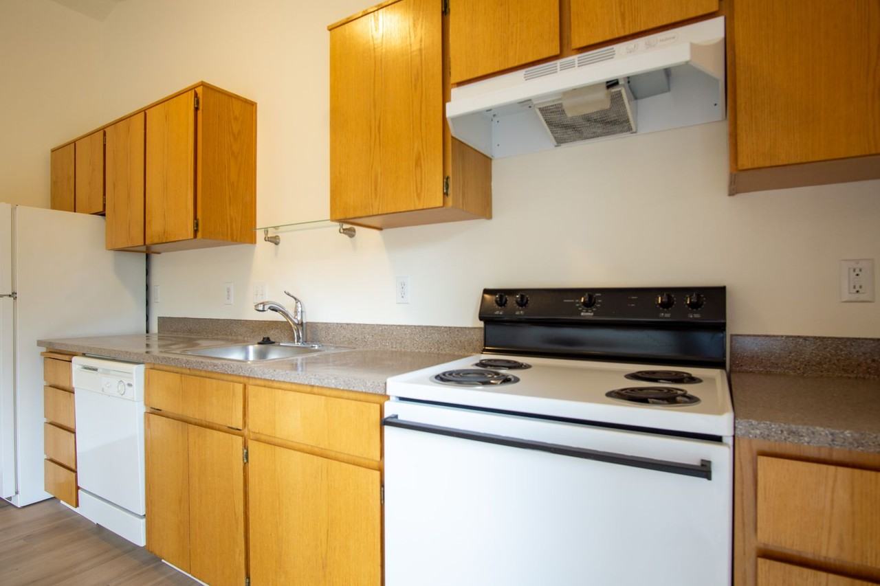 130 Se 105th Ave #H2 - Photo 6 of 14