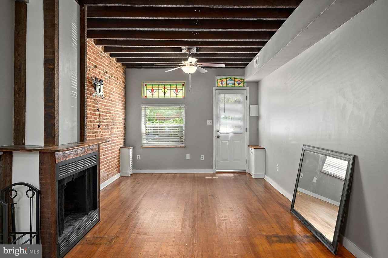 2228 Essex St #1 - Photo 3 of 18