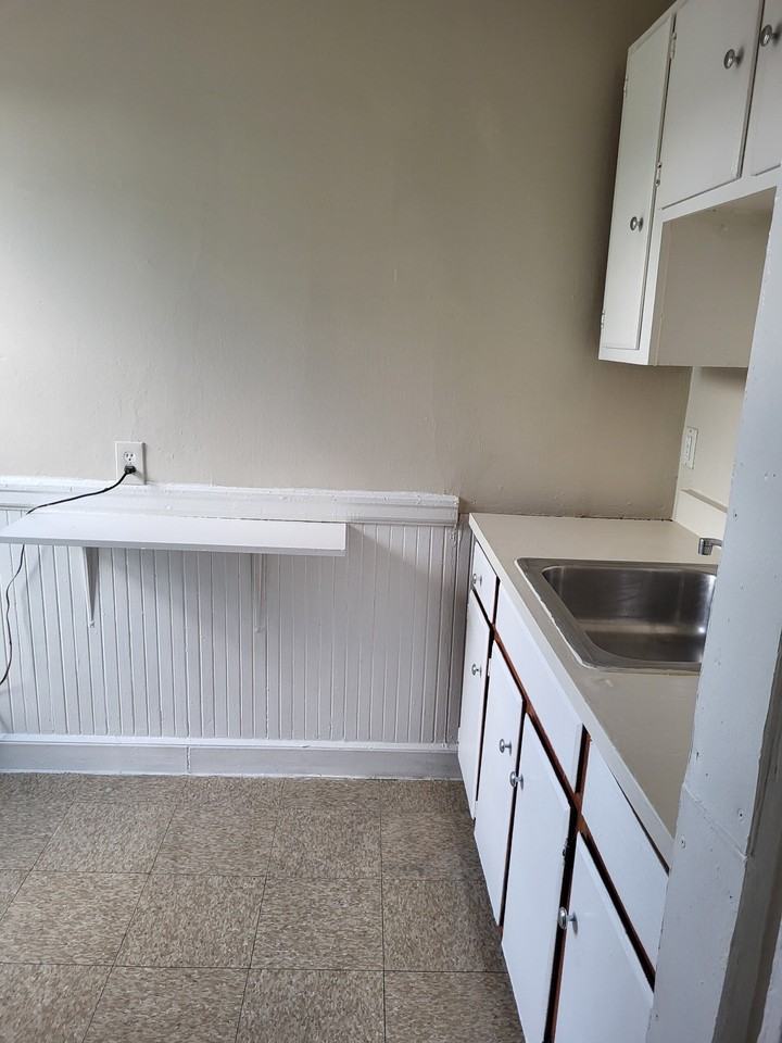 74 Pecker Street - Photo 5 of 6