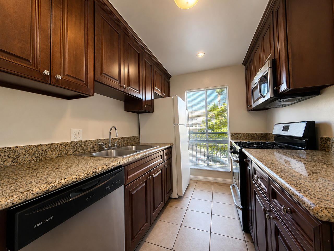 1831 Camden Ave. - Photo 7 of 21