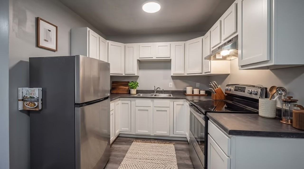 Peach Creek Apartments - Photo 2 of 8