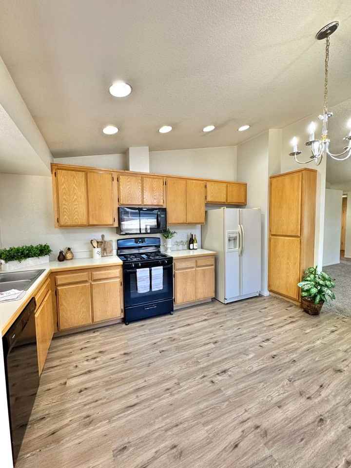 7607 Water View Way - Photo 4 of 21