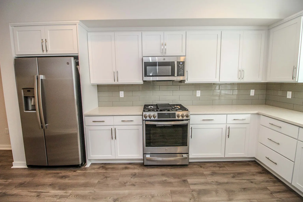 10942 Northeast 189th PlaceUnit G #G - Photo 3 of 23