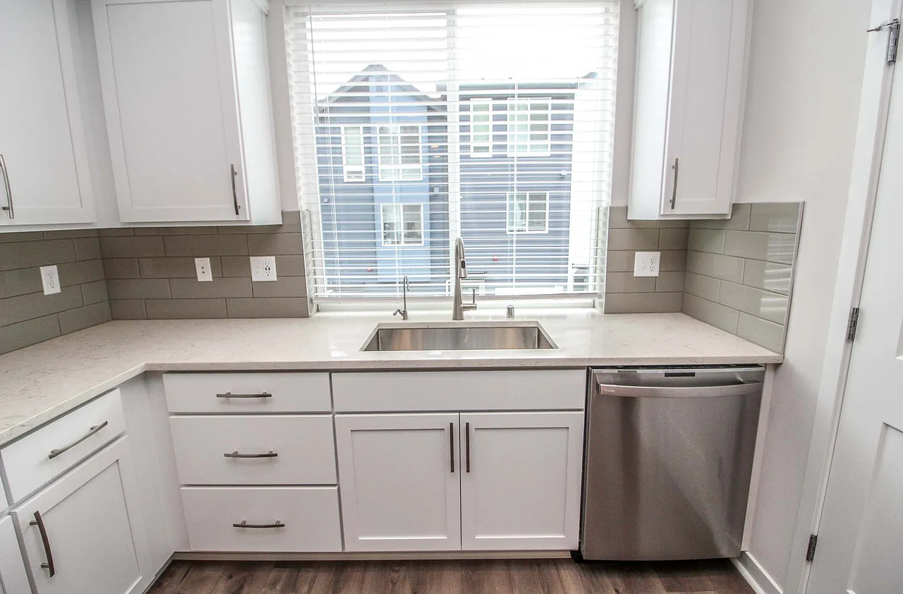 10942 Northeast 189th PlaceUnit G #G - Photo 5 of 23