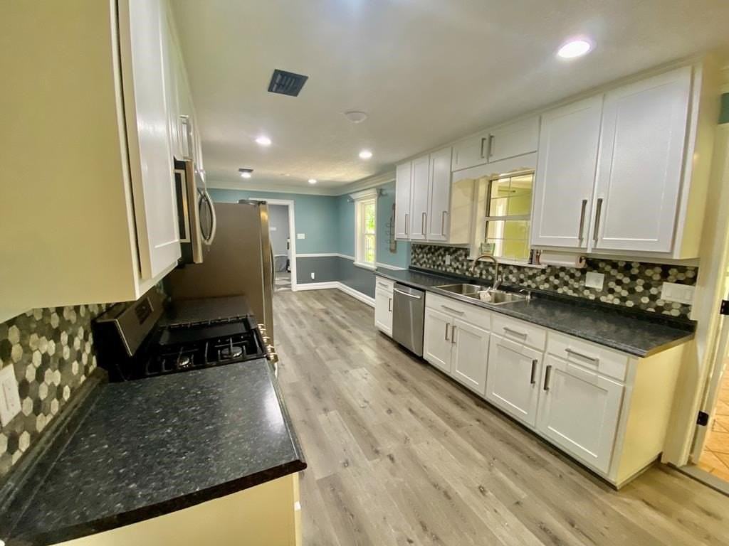 203 Jarrett Dr - Photo 4 of 20