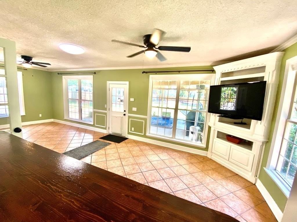 203 Jarrett Dr - Photo 7 of 20