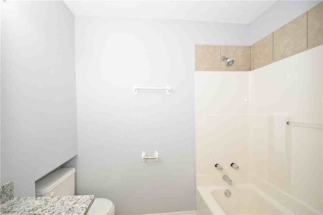 2515 Se 3rd St - Photo 7 of 11