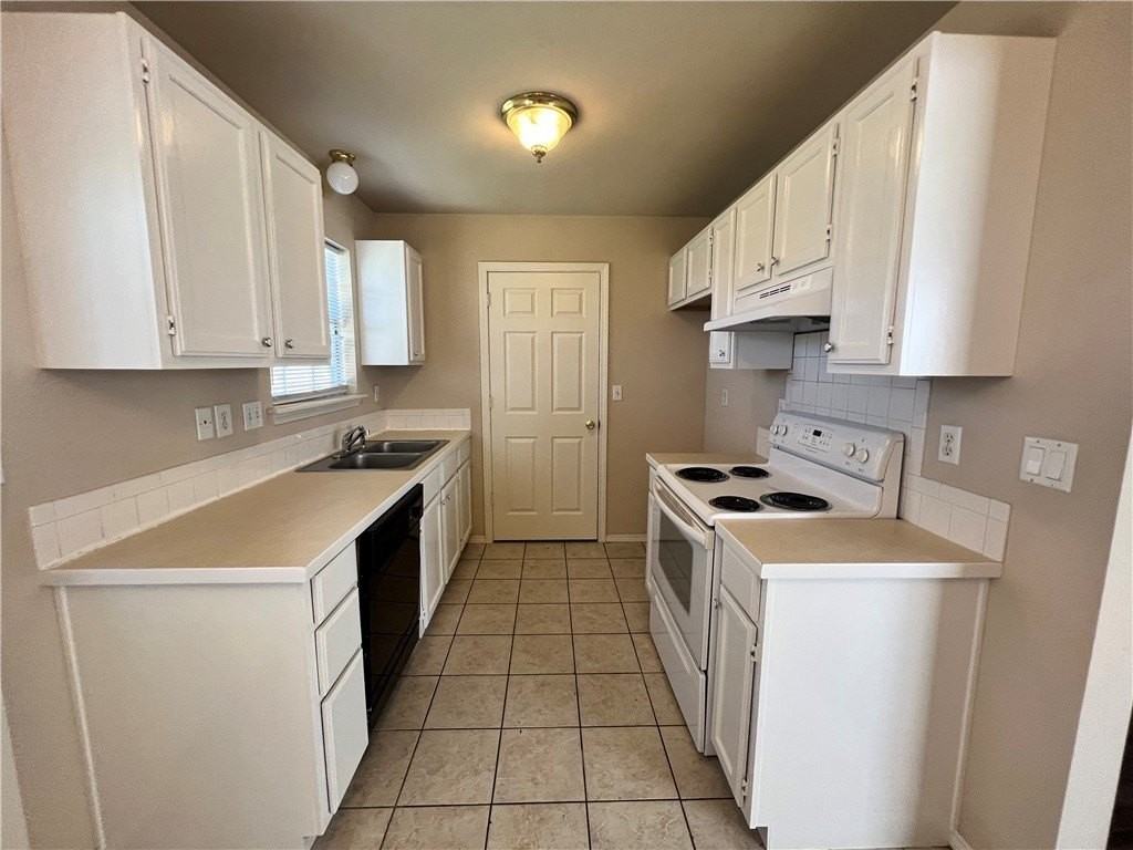 1102 Tunbridge Dr - Photo 3 of 11
