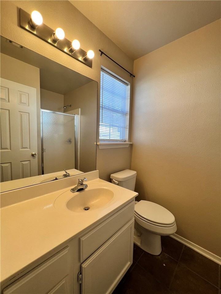 1102 Tunbridge Dr - Photo 6 of 11