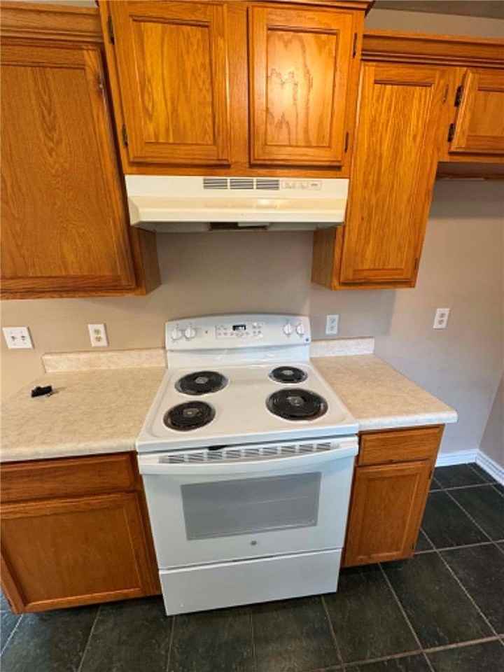 540 Stowers Ave - Photo 4 of 13