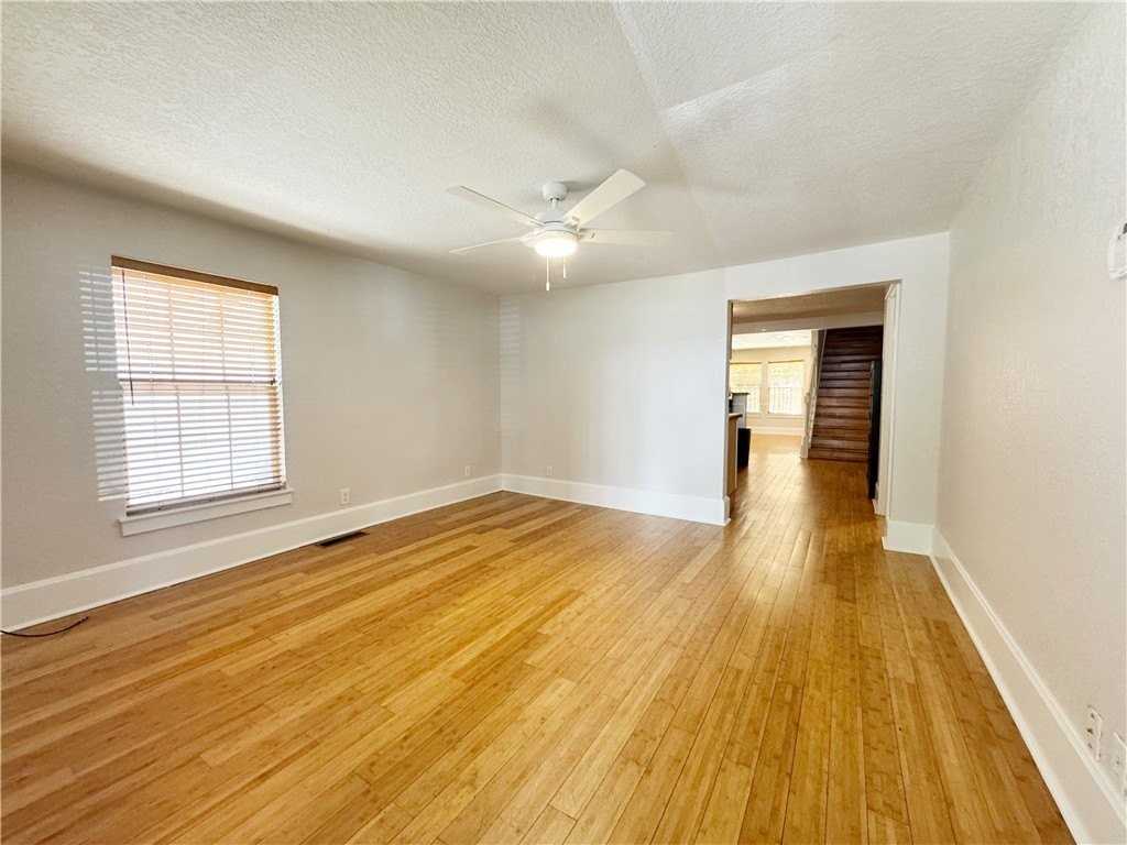 120 N Washington Ave - Photo 3 of 29