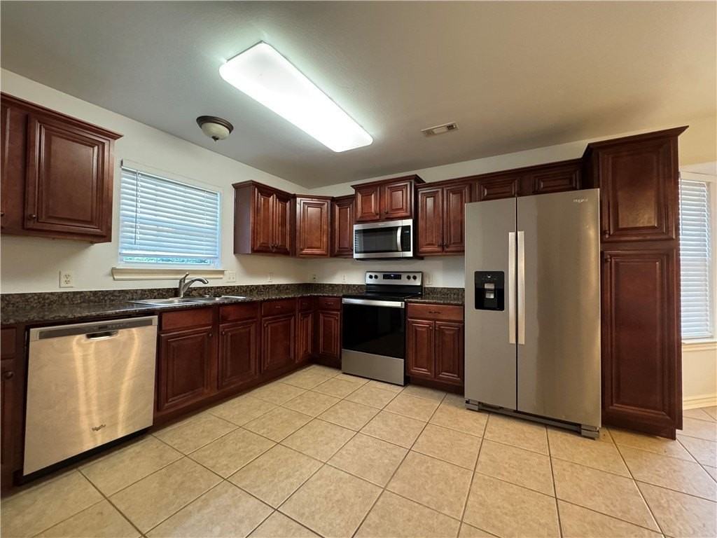3905 W Amour Dr - Photo 3 of 20
