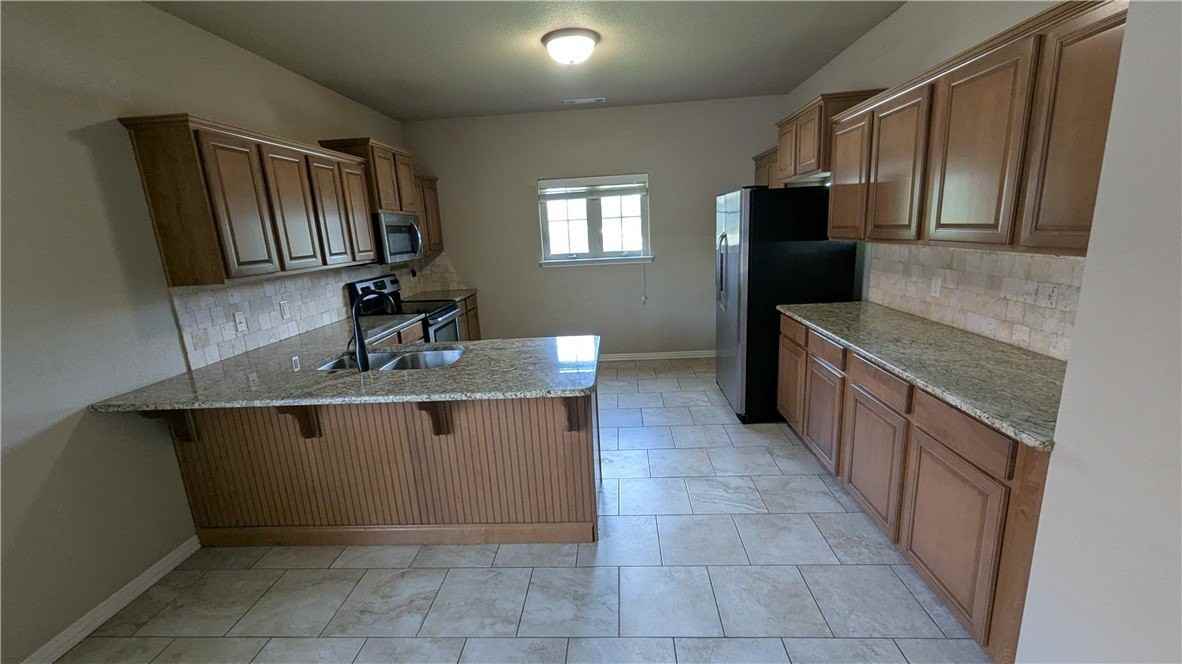 4001 Sw Capstone Ave - Photo 5 of 9