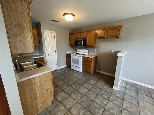 2607 Sw 10th St - Photo 4 of 12