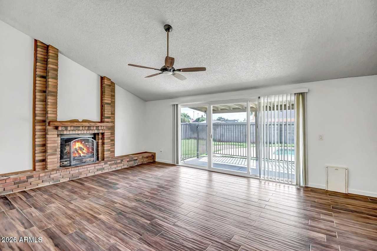 5601 W Carol Ave - Photo 5 of 17