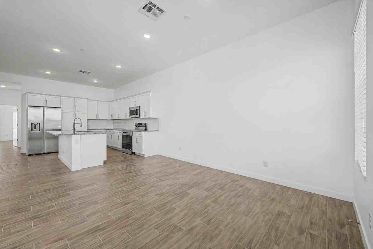 6232 E University Dr #106 - Photo 5 of 38
