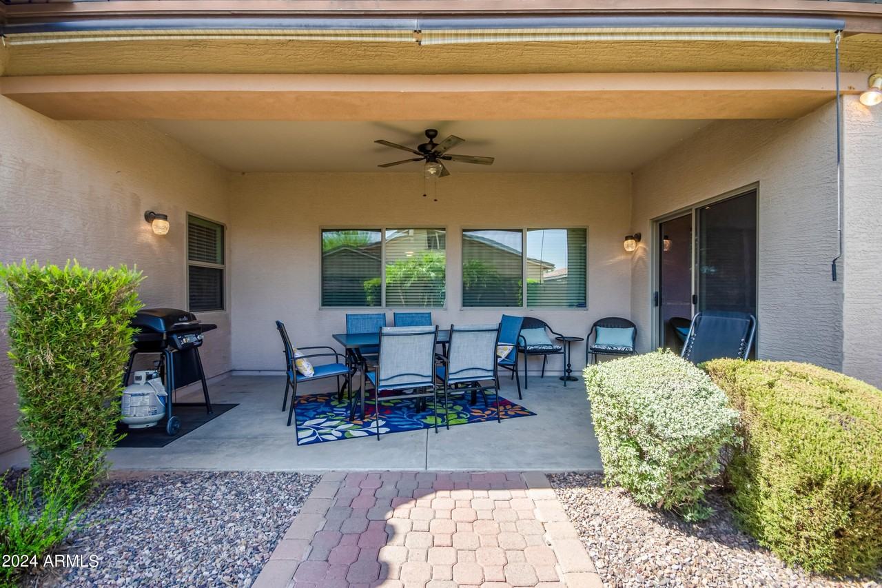 2695 E Rakestraw Ln - Photo 4 of 41