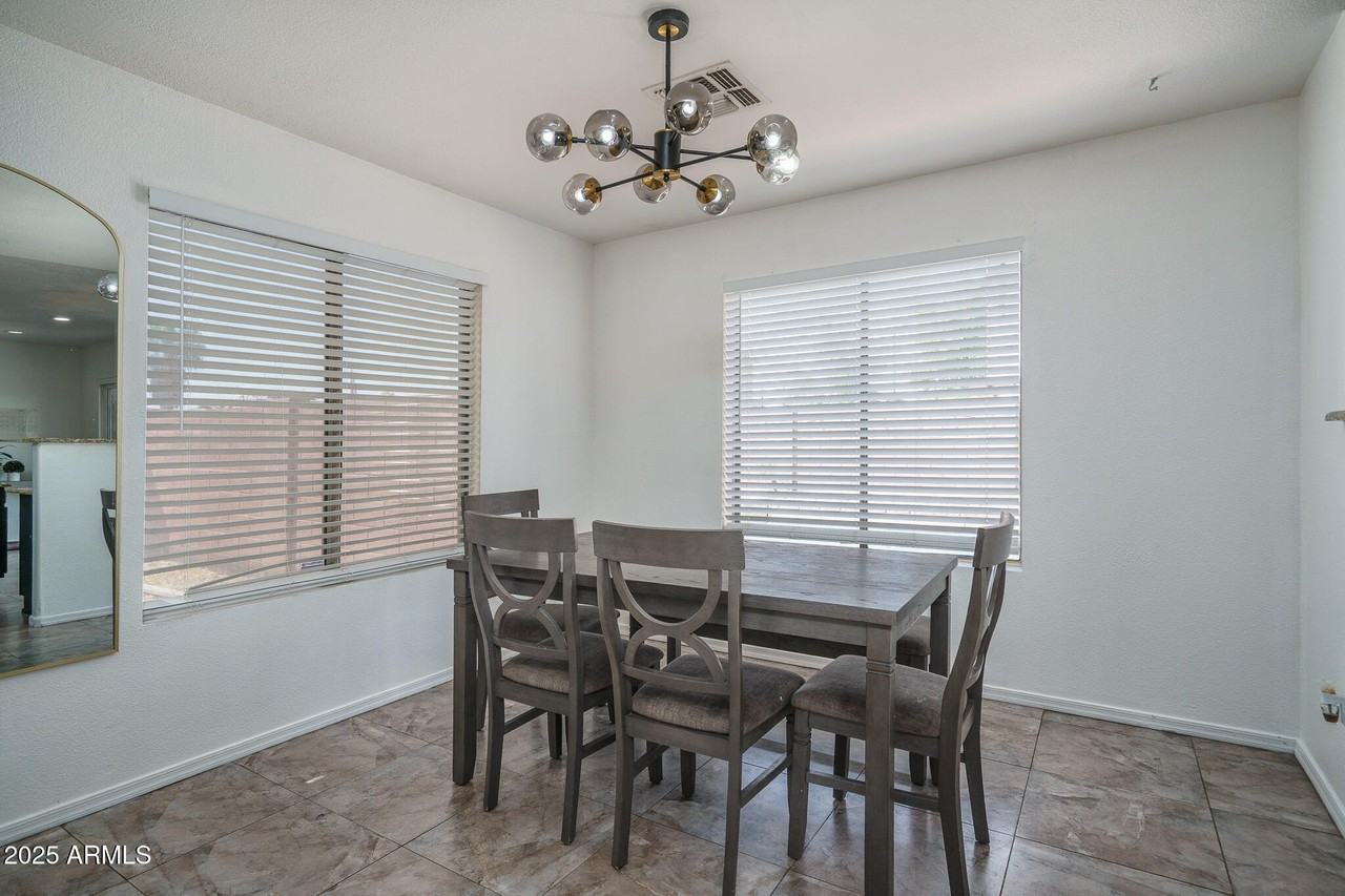 16006 W Lincoln St - Photo 5 of 22
