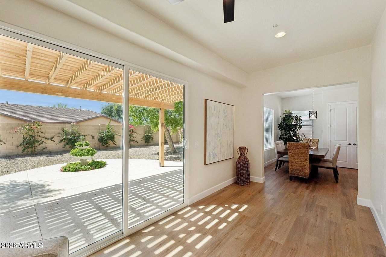 16195 W Glenrosa Ave - Photo 6 of 33