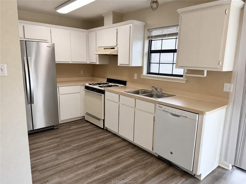 826 Nimitz St - Photo 3 of 10