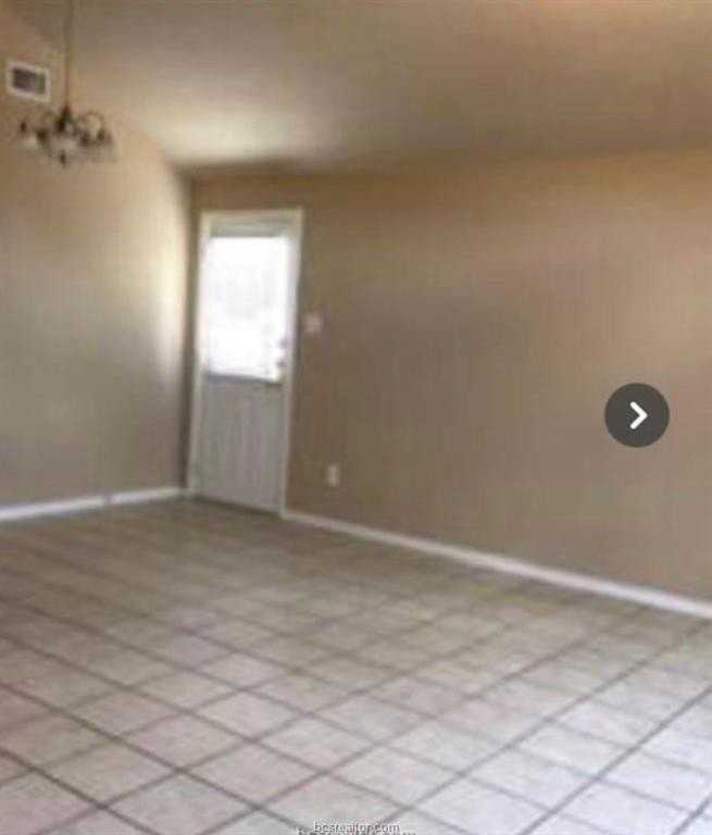 3823 Oldenburg Ln - Photo 3 of 11