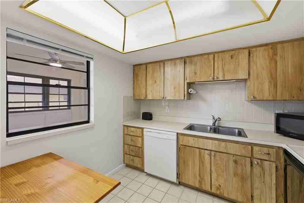 6136 Whiskey Creek Dr Apt 521 - Photo 6 of 23