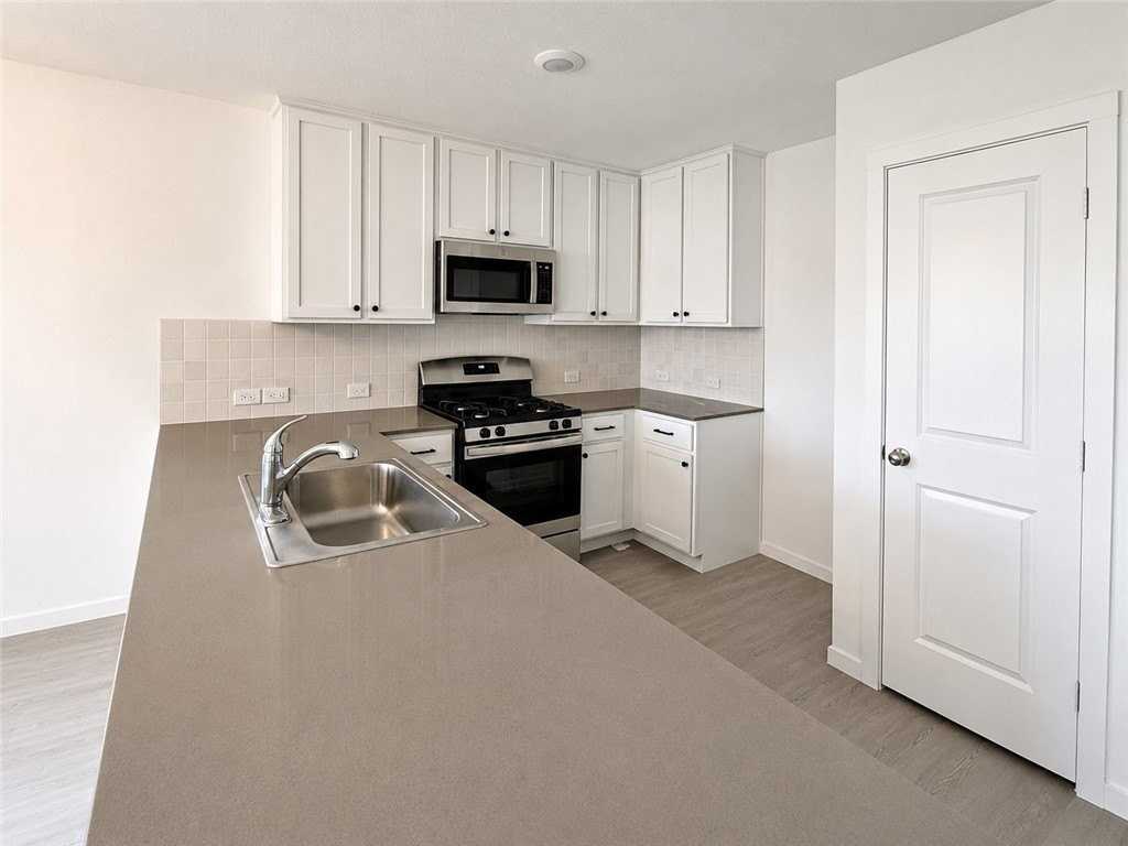 2730 Westeros St - Photo 2 of 9