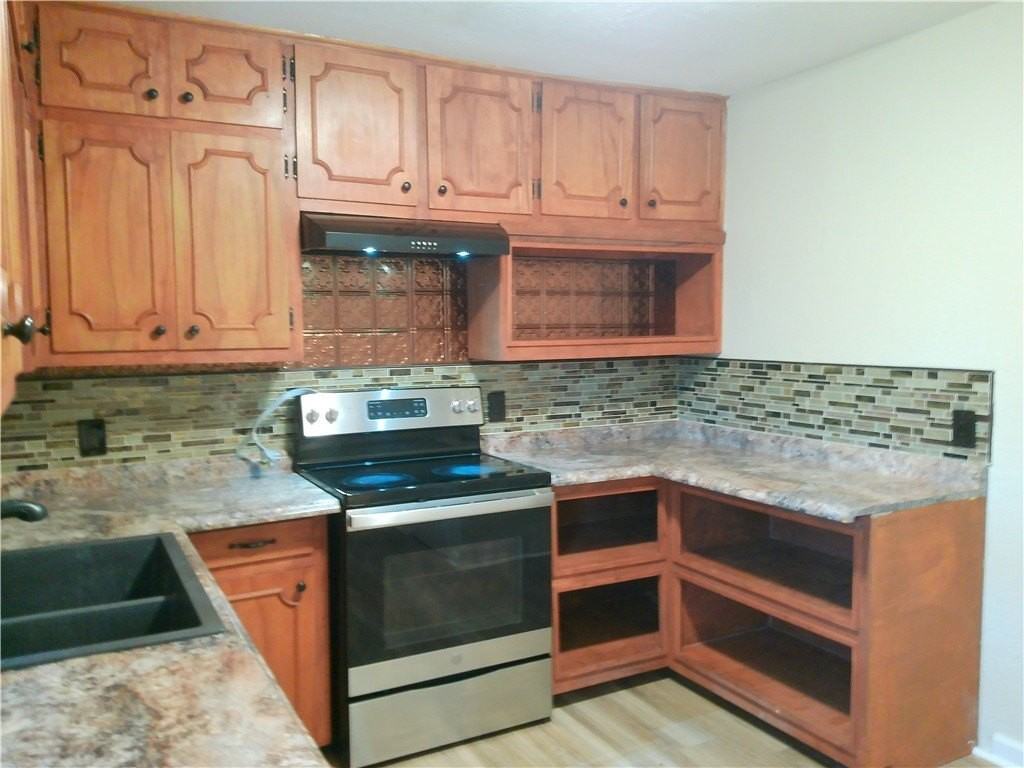4026 Brentwood Dr - Photo 4 of 15