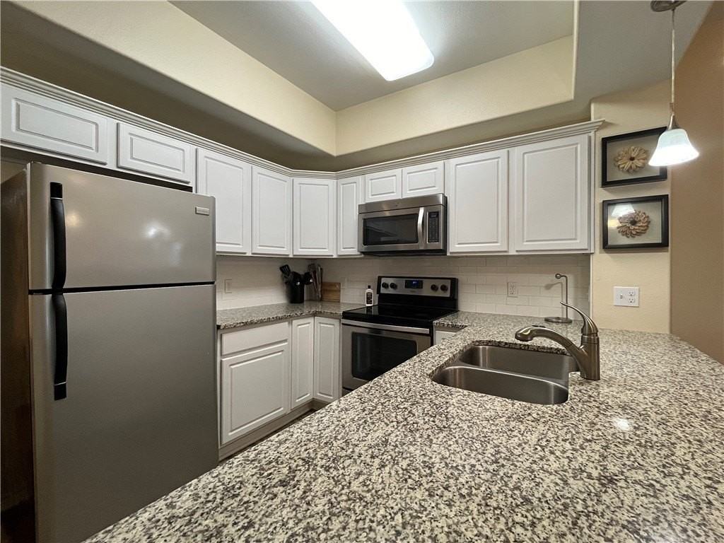 15128 Dory Dr - Photo 5 of 30