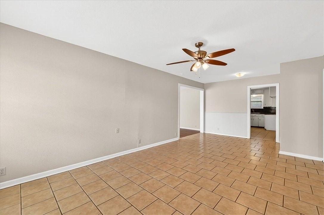 929 Ashland Dr - Photo 3 of 32
