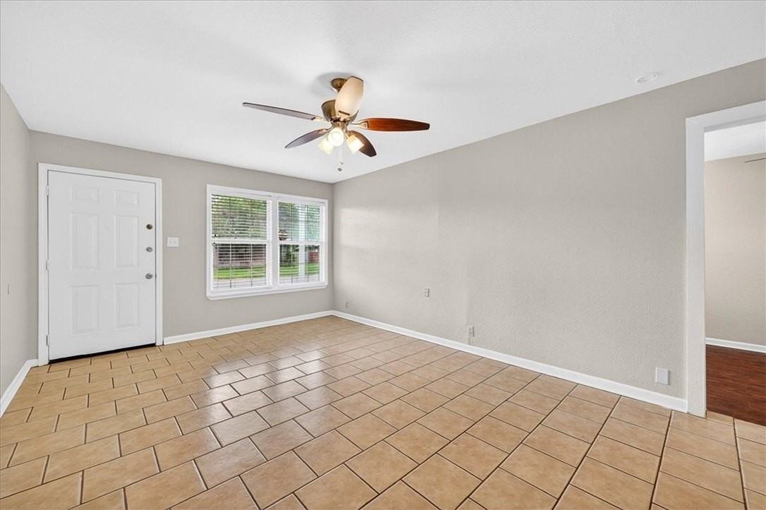 929 Ashland Dr - Photo 6 of 32