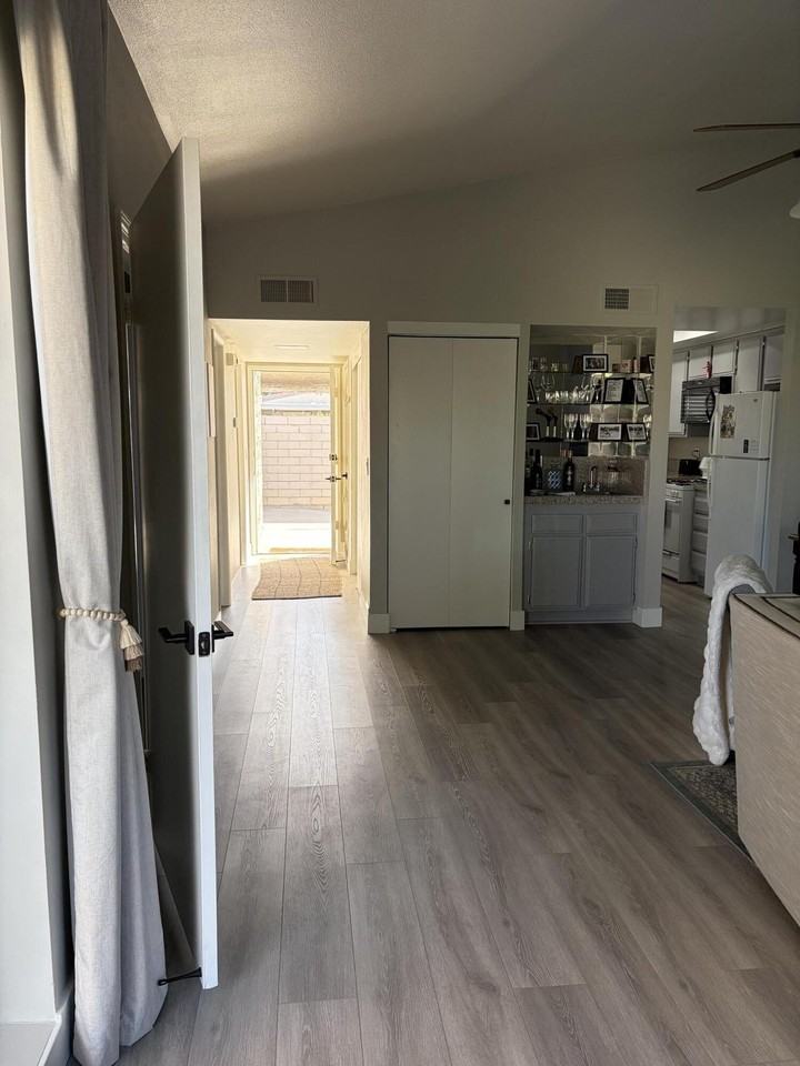 48939 Eisenhower Dr - Photo 5 of 32