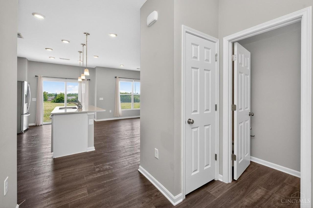 5559 Eagle Ct - Photo 7 of 50