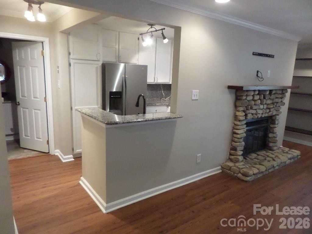 1109 E Morehead St #10 - Photo 6 of 16