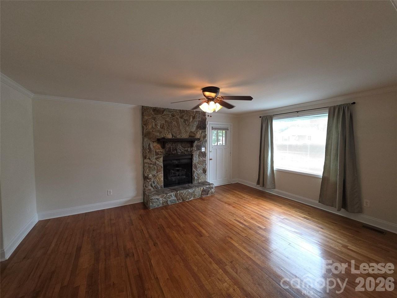 356 Melbourne Ct - Photo 5 of 28