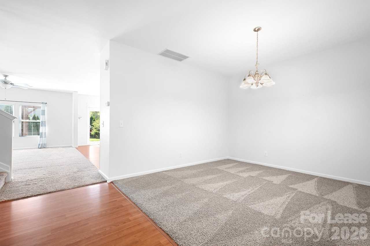 2059 Blue Iris Dr - Photo 4 of 45
