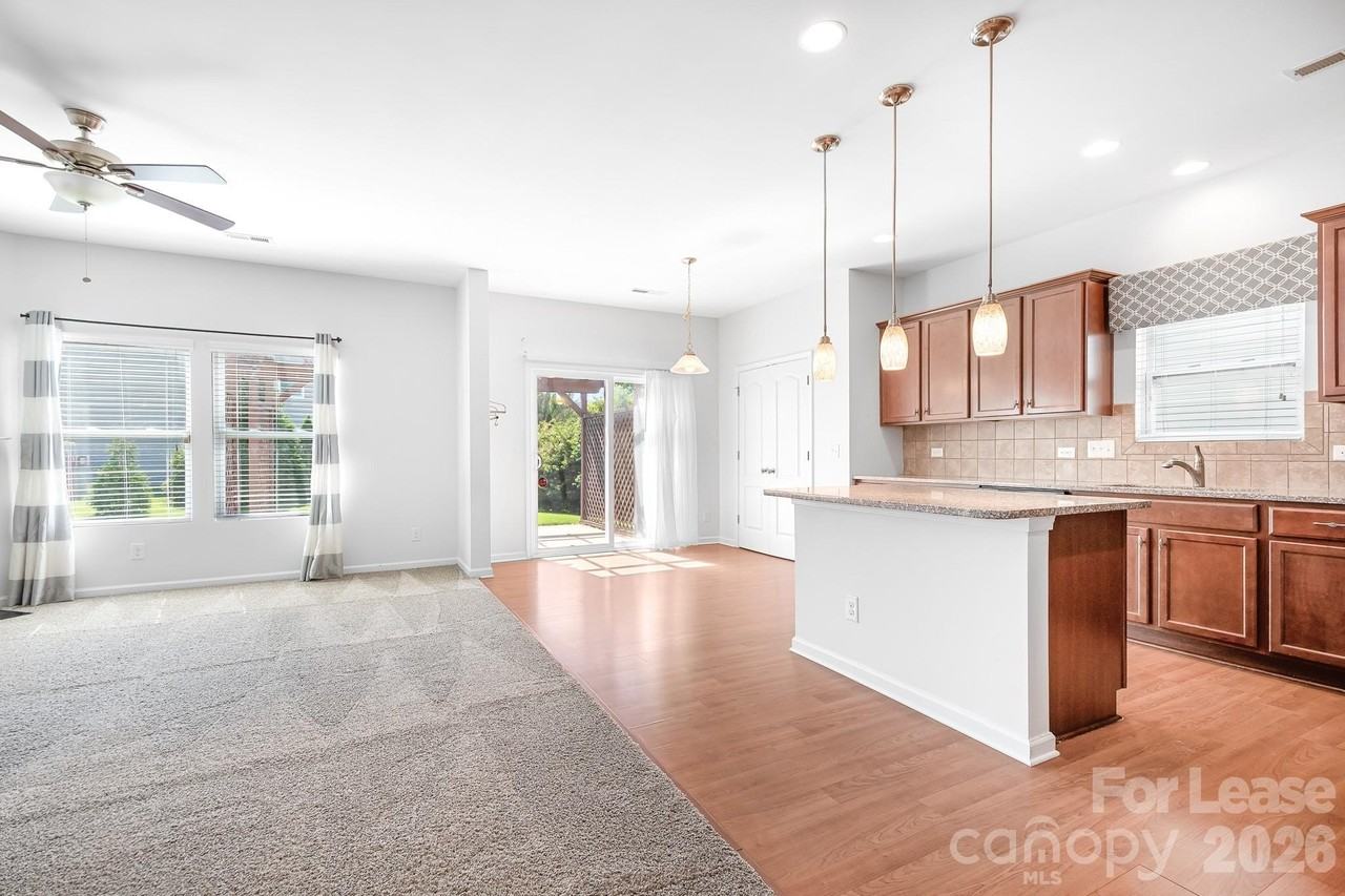 2059 Blue Iris Dr - Photo 6 of 45