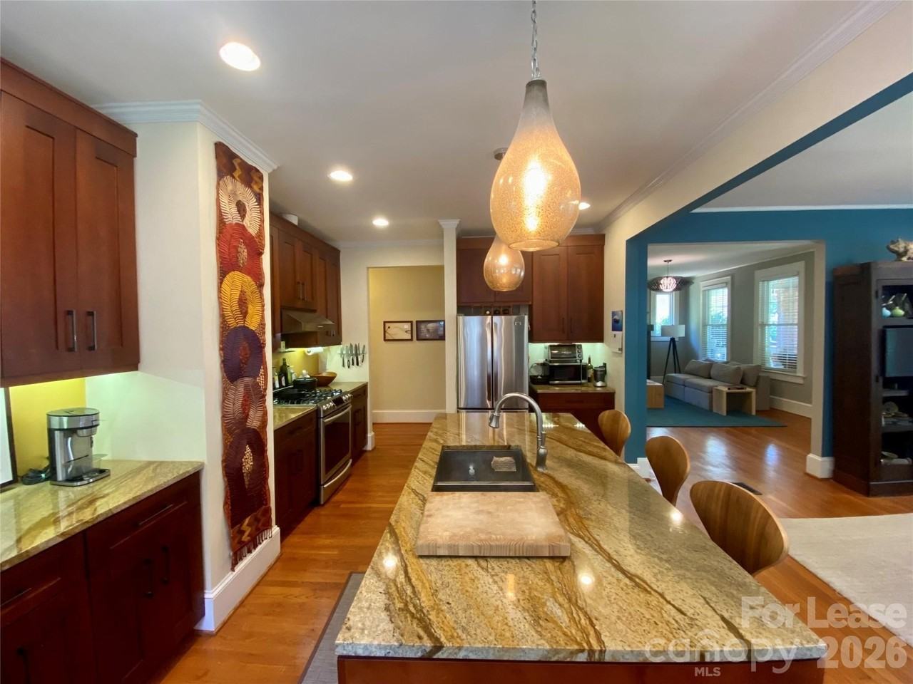 2021 Ashland Ave - Photo 4 of 22