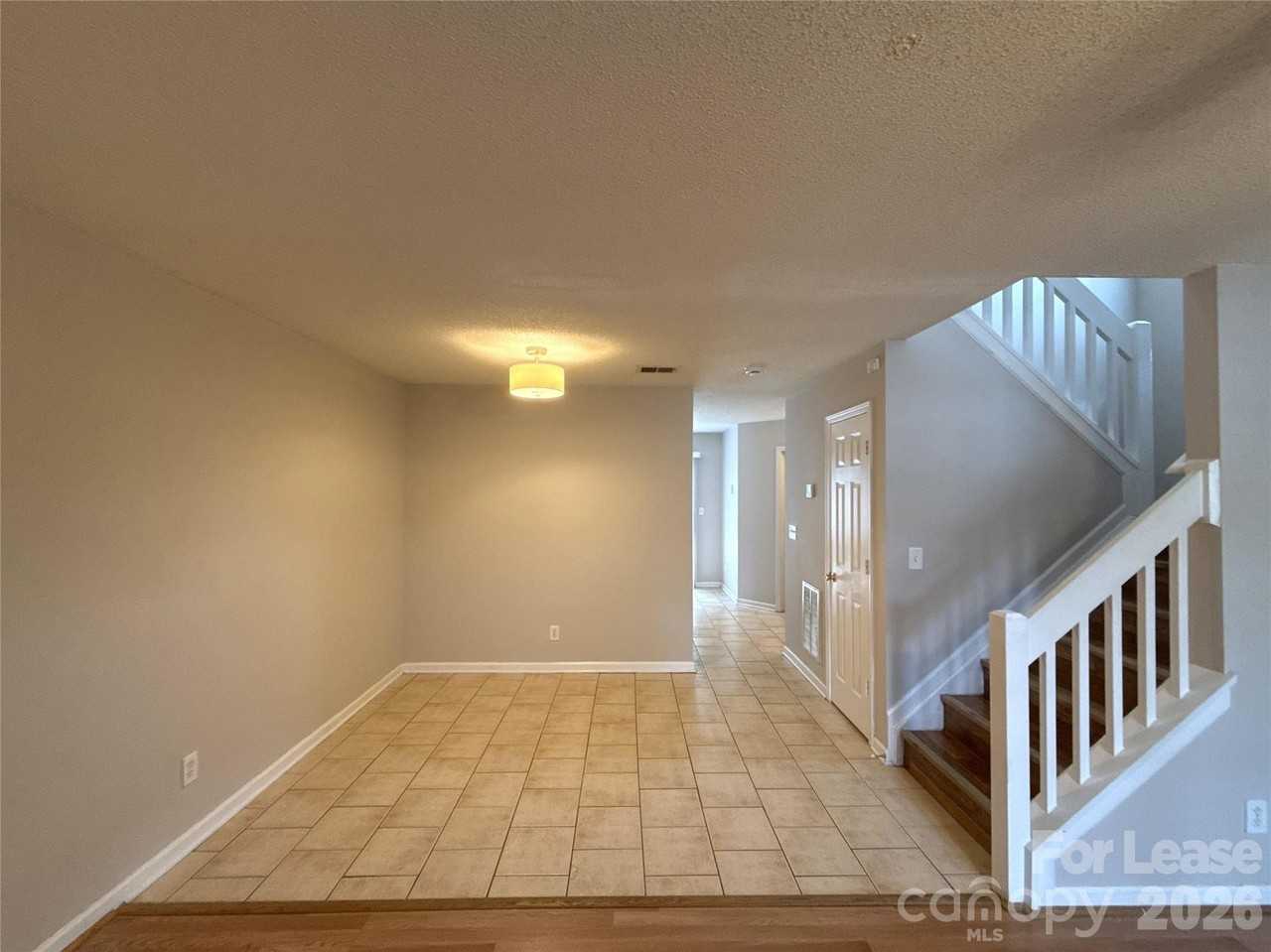 747 Mountainwater Dr - Photo 4 of 15