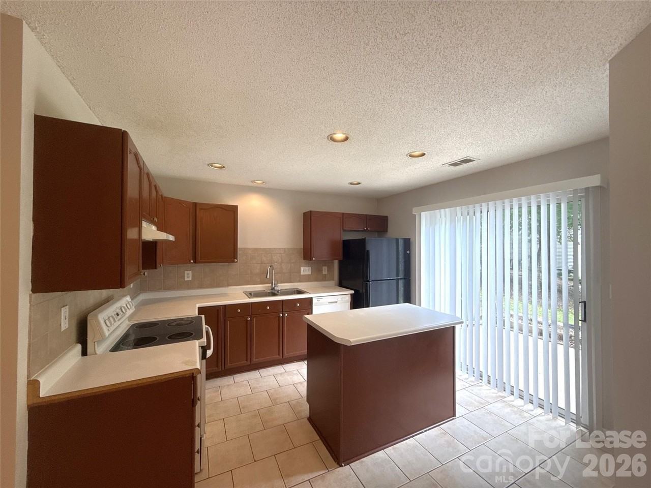 747 Mountainwater Dr - Photo 6 of 15