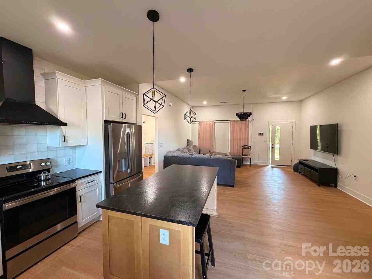 1608 James St - Photo 2 of 19