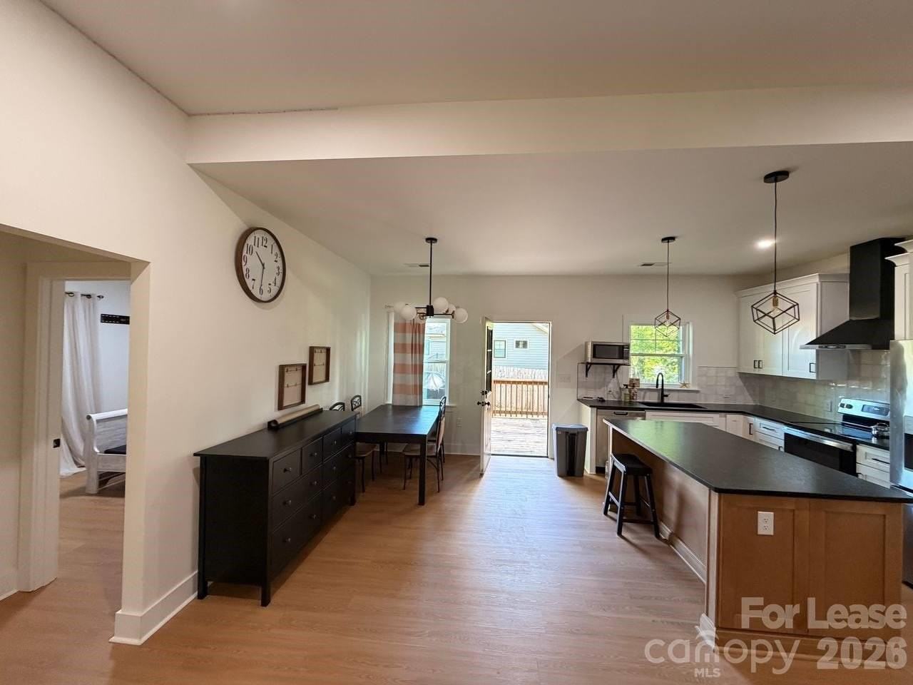 1608 James St - Photo 3 of 19