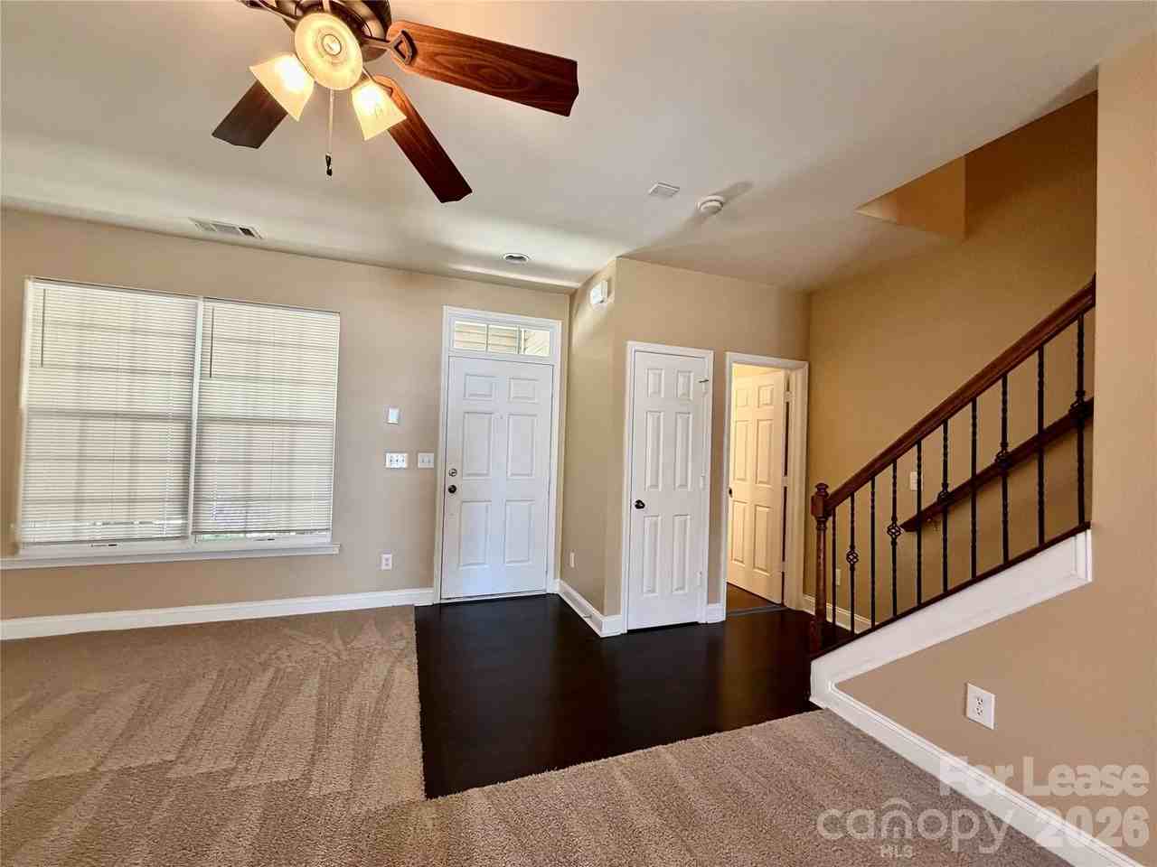 121 Walnut Cove Dr - Photo 4 of 34